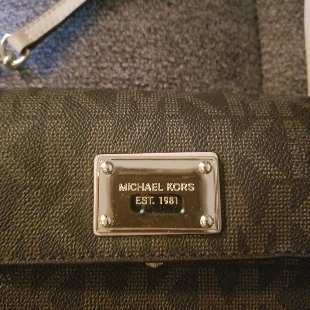 MK crossbody - Picture 4 of 5